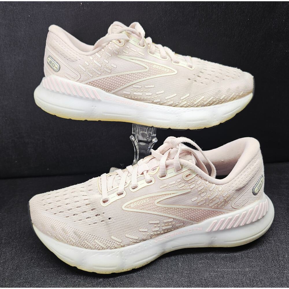 Brooks Women 7 Comfy footwear